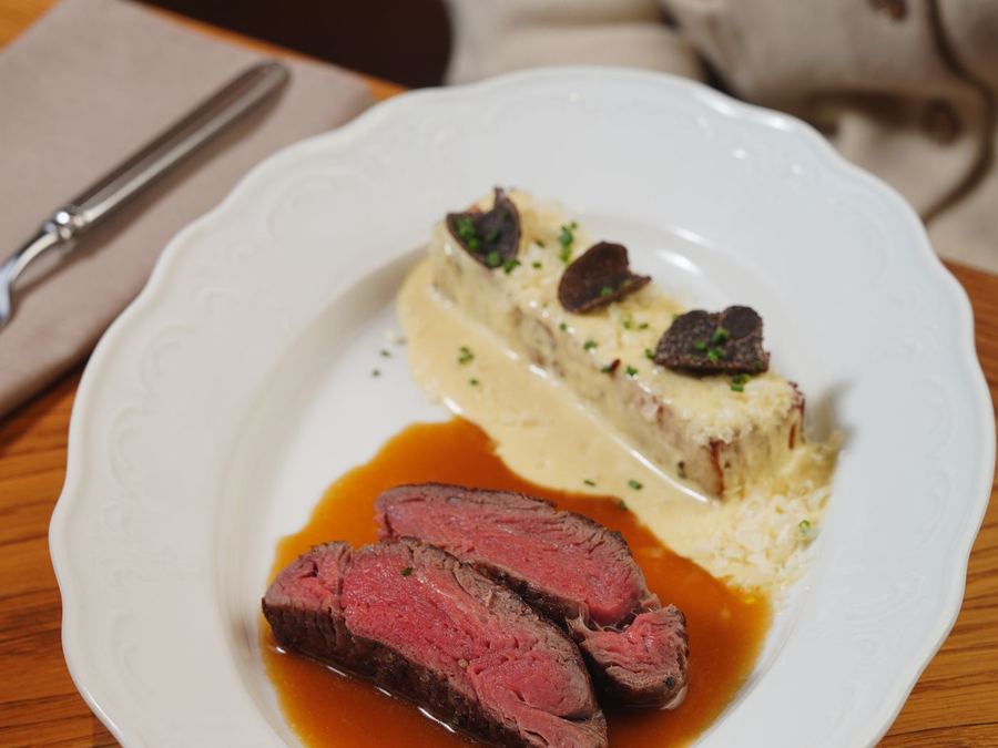 Filet de bœuf, sauce et gratin