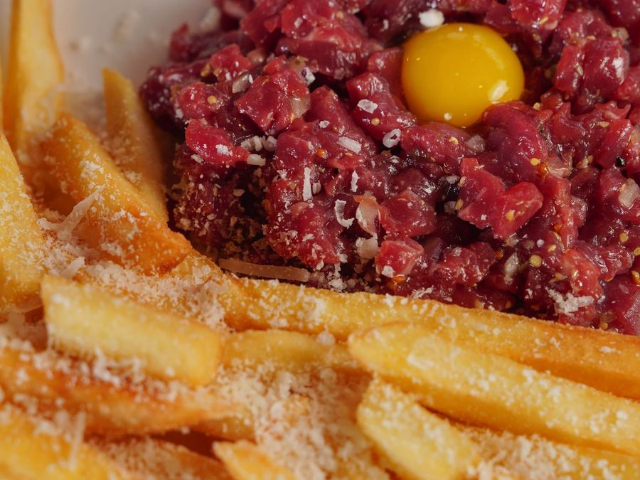 Tartare de bœuf et frites maison